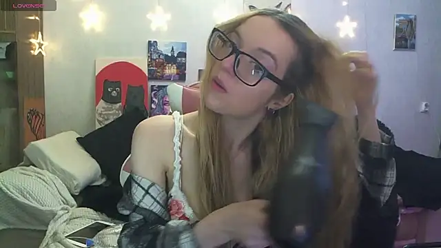 SecretSophia online show from February 14, 6:13 am