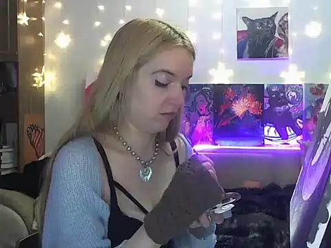 SecretSophia online show from March 15, 10:55 pm