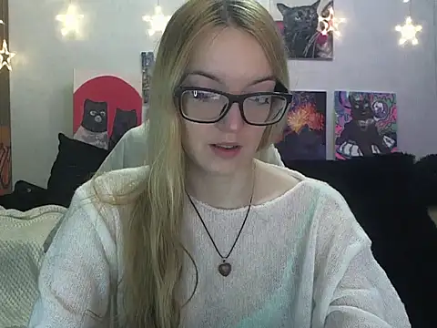 Snapshot of SecretSophia chatting on December 20, 10:12 pm SecretSophia online show from December 20, 10:12 pm