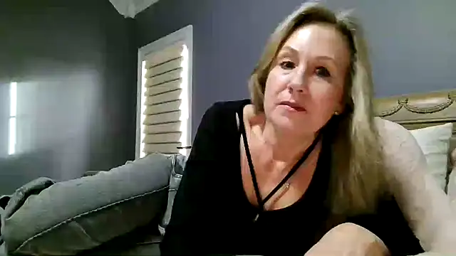 Lisaisluscious online show from December 16, 2:54 pm