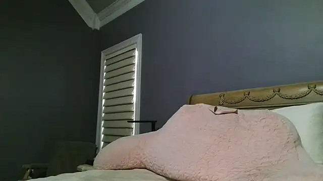 Lisaisluscious online show from April 13, 1:48 pm