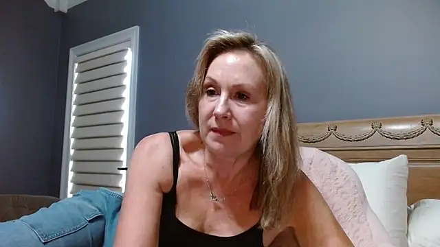 Lisaisluscious online show from September 22, 2:23 pm