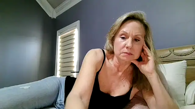 Lisaisluscious online show from February 11, 3:12 pm