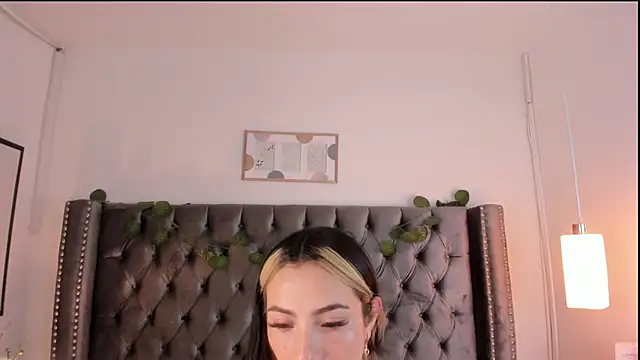 Snapshot of Kim_Blane chatting on March 21, 4:06 am Kim Blane online show from March 21, 4:06 am