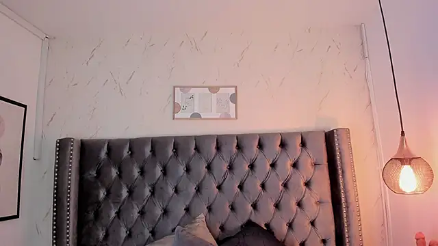 Snapshot of Kim_Blane chatting on October 15, 4:11 am Kim Blane online show from October 15, 4:11 am