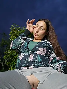 VickyHoult online show from April 21, 11:22 pm