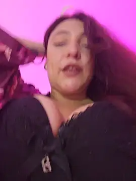 VickyHoult online show from May 2, 12:49 am