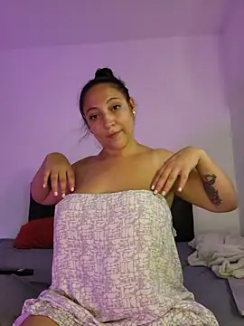 Snapshot of VickyHoult chatting on October 13, 9:05 pm VickyHoult online show from October 13, 9:05 pm