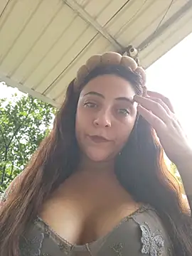 VickyHoult online show from June 3, 9:30 pm