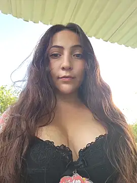 VickyHoult online show from June 4, 9:30 pm