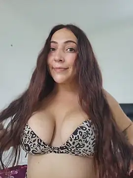 VickyHoult online show from May 17, 7:36 pm