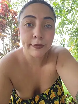 VickyHoult online show from March 31, 7:05 pm