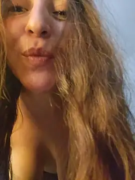 Snapshot of VickyHoult chatting on November 28, 10:43 pm VickyHoult online show from November 28, 10:43 pm