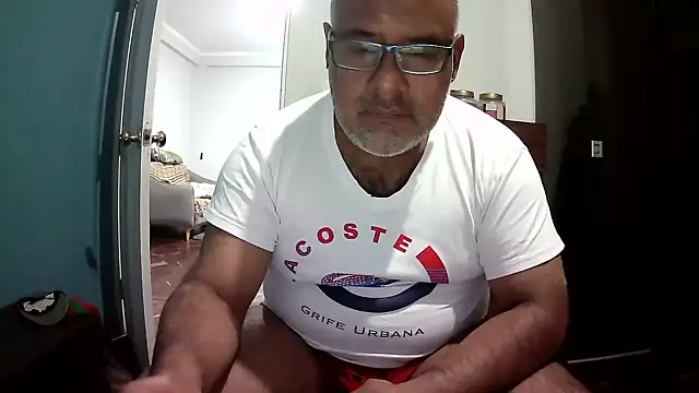 Snapshot of PhillDrake11 chatting on July 22, 12:12 am PhillDrake11 online show from July 22, 12:12 am