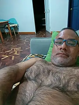 Snapshot of PhillDrake11 chatting on June 19, 12:16 am PhillDrake11 online show from June 19, 12:16 am