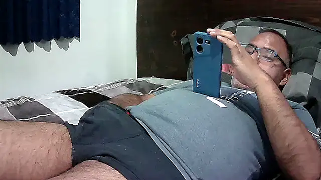 Snapshot of PhillDrake11 chatting on October 8, 12:01 am PhillDrake11 online show from October 8, 12:01 am