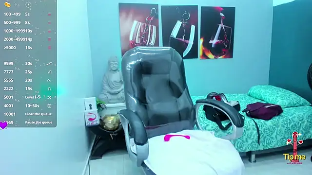 Snapshot of pearl_weet chatting on March 6, 5:43 pm pearl weet online show from March 6, 5:43 pm