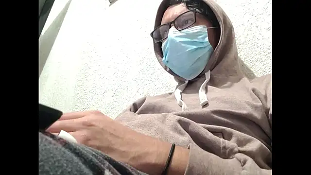 Snapshot of HardestPepe chatting on December 3, 4:20 am HardestPepe online show from December 3, 4:20 am