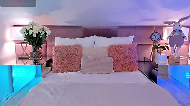 MiaMuse online show from May 3, 7:06 pm