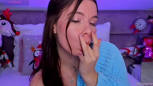 MiaMuse online show from December 13, 8:04 pm