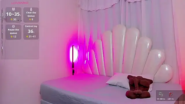 Snapshot of Roxahank chatting on June 5, 3:55 am Roxahank online show from June 5, 3:55 am