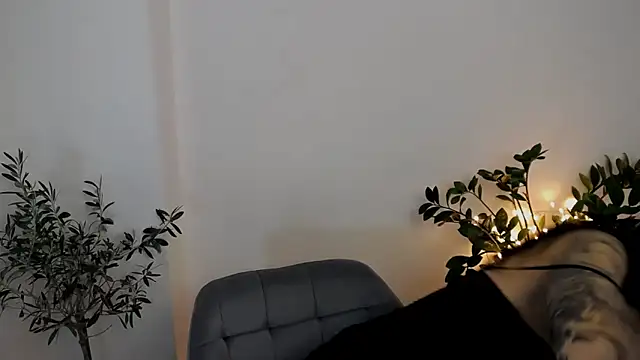 Xentthia online show from February 7, 3:53 pm