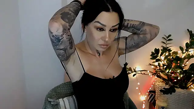 Snapshot of Xentthia chatting on February 13, 3:03 pm Xentthia online show from February 13, 3:03 pm