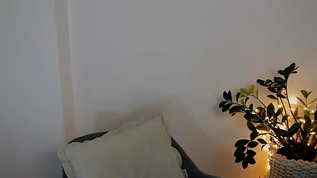 Xentthia online show from March 27, 3:46 pm