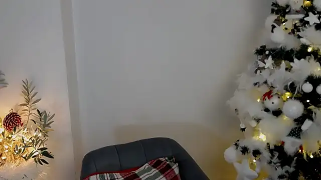 Xentthia online show from December 4, 2:38 pm