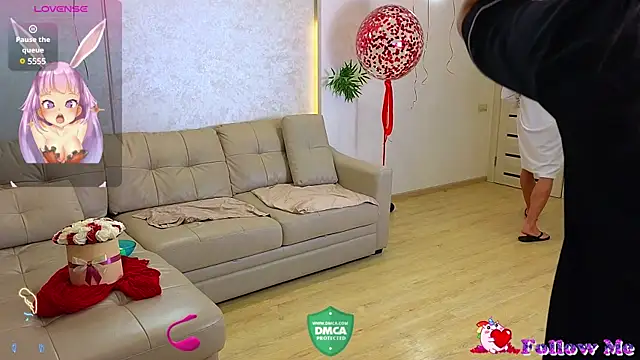 Snapshot of Rabbits_couplee chatting on February 16, 1:58 am Rabbits couplee online show from February 16, 1:58 am