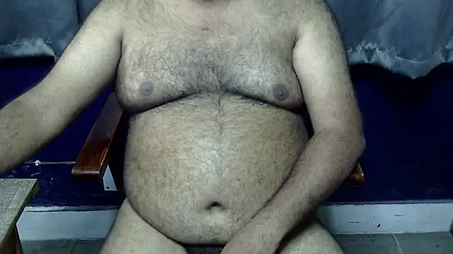 Snapshot of hairysubcub_70 chatting on June 21, 6:41 am hairysubcub 70 online show from June 21, 6:41 am