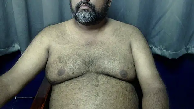 Snapshot of hairysubcub_70 chatting on October 19, 8:39 am hairysubcub 70 online show from October 19, 8:39 am