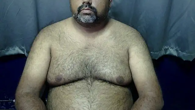 Snapshot of hairysubcub_70 chatting on May 7, 7:34 am hairysubcub 70 online show from May 7, 7:34 am