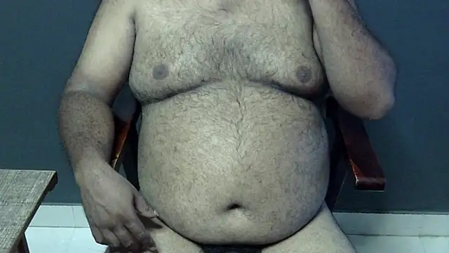 Snapshot of hairysubcub_70 chatting on September 29, 7:15 am hairysubcub 70 online show from September 29, 7:15 am