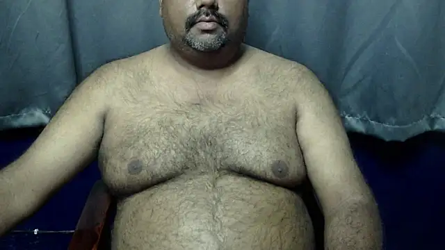 Snapshot of hairysubcub_70 chatting on October 29, 7:07 am hairysubcub 70 online show from October 29, 7:07 am