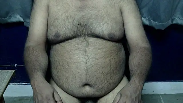 Snapshot of hairysubcub_70 chatting on November 13, 4:55 pm hairysubcub 70 online show from November 13, 4:55 pm