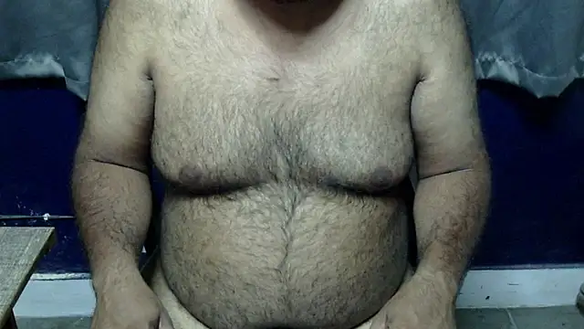 Snapshot of hairysubcub_70 chatting on May 17, 6:19 pm hairysubcub 70 online show from May 17, 6:19 pm