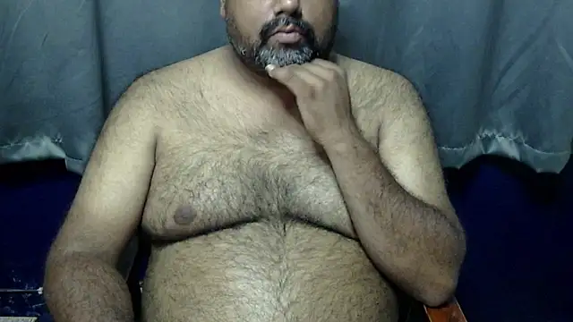 Snapshot of hairysubcub_70 chatting on May 11, 9:54 am hairysubcub 70 online show from May 11, 9:54 am
