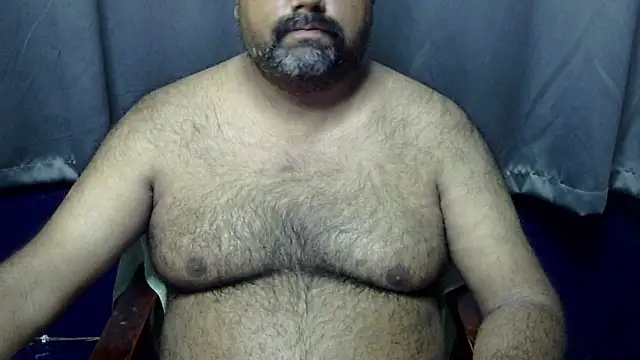 Snapshot of hairysubcub_70 chatting on June 27, 7:03 am hairysubcub 70 online show from June 27, 7:03 am