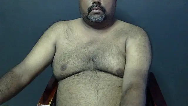 Snapshot of hairysubcub_70 chatting on September 18, 7:11 am hairysubcub 70 online show from September 18, 7:11 am
