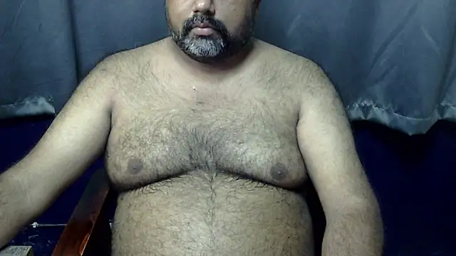 Snapshot of hairysubcub_70 chatting on July 1, 4:13 am hairysubcub 70 online show from July 1, 4:13 am