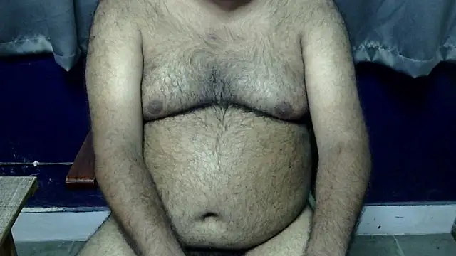 Snapshot of hairysubcub_70 chatting on June 23, 7:06 am hairysubcub 70 online show from June 23, 7:06 am