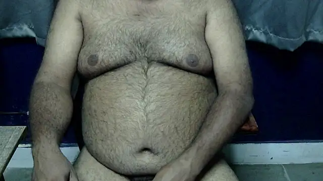 Snapshot of hairysubcub_70 chatting on November 20, 5:13 pm hairysubcub 70 online show from November 20, 5:13 pm