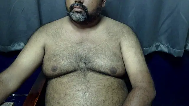 Snapshot of hairysubcub_70 chatting on May 20, 6:21 am hairysubcub 70 online show from May 20, 6:21 am