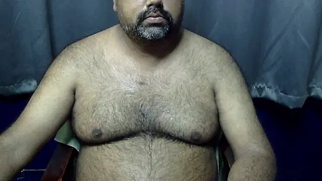 Snapshot of hairysubcub_70 chatting on June 25, 4:21 am hairysubcub 70 online show from June 25, 4:21 am