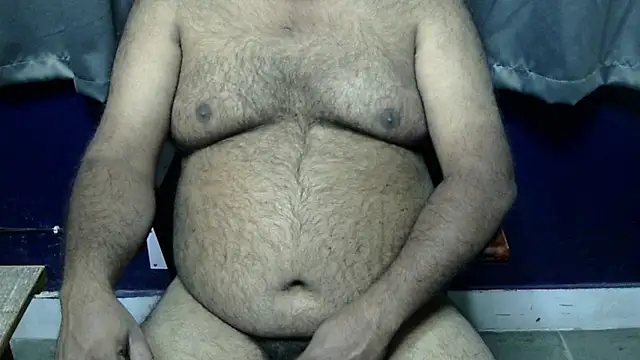 Snapshot of hairysubcub_70 chatting on November 17, 4:49 am hairysubcub 70 online show from November 17, 4:49 am