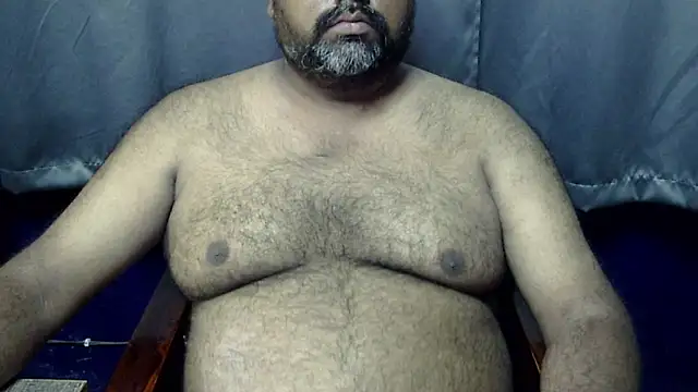 Snapshot of hairysubcub_70 chatting on October 5, 5:31 am hairysubcub 70 online show from October 5, 5:31 am