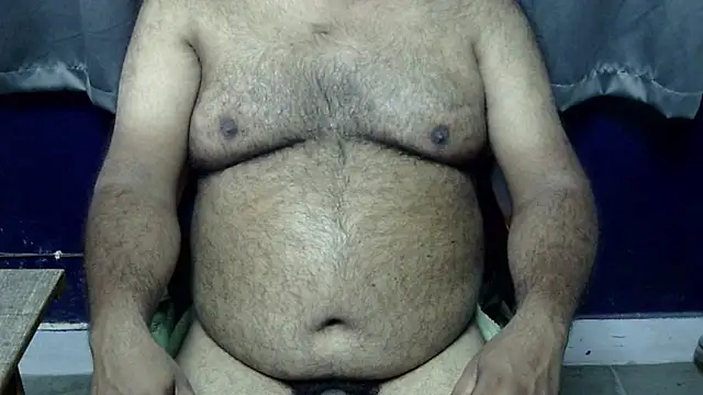 Snapshot of hairysubcub_70 chatting on May 3, 10:53 am hairysubcub 70 online show from May 3, 10:53 am