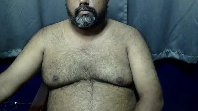 Snapshot of hairysubcub_70 chatting on December 3, 7:19 am hairysubcub 70 online show from December 3, 7:19 am