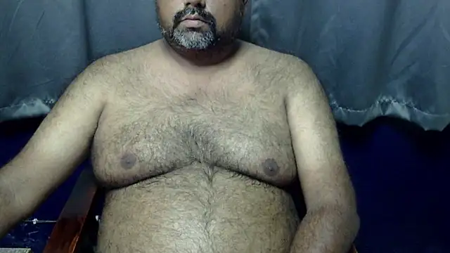 Snapshot of hairysubcub_70 chatting on May 8, 7:01 am hairysubcub 70 online show from May 8, 7:01 am